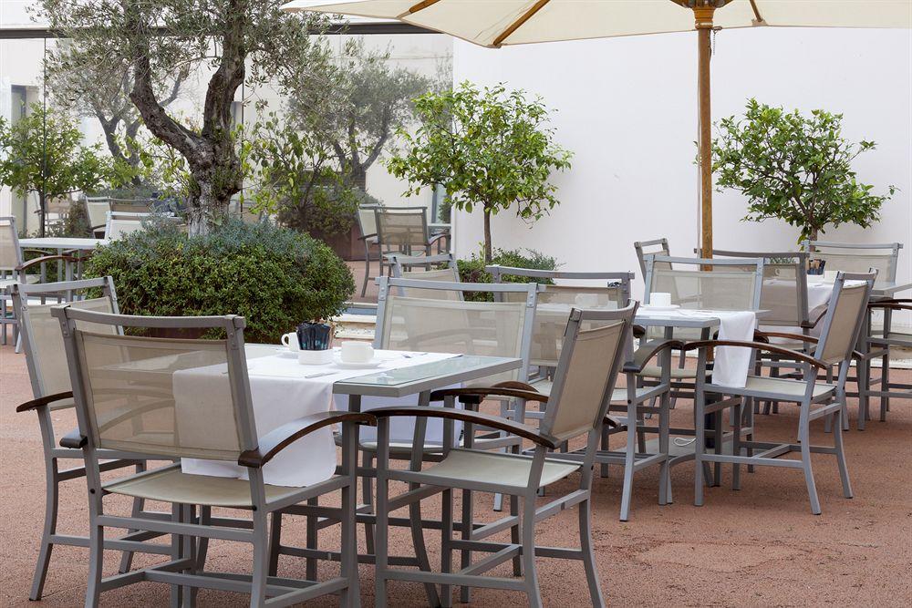 Ac Hotel Badajoz By Marriott Bagian luar foto