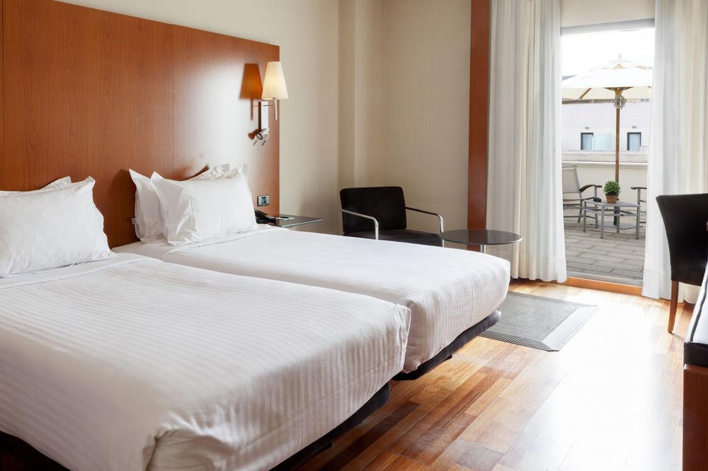 Ac Hotel Badajoz By Marriott Bagian luar foto