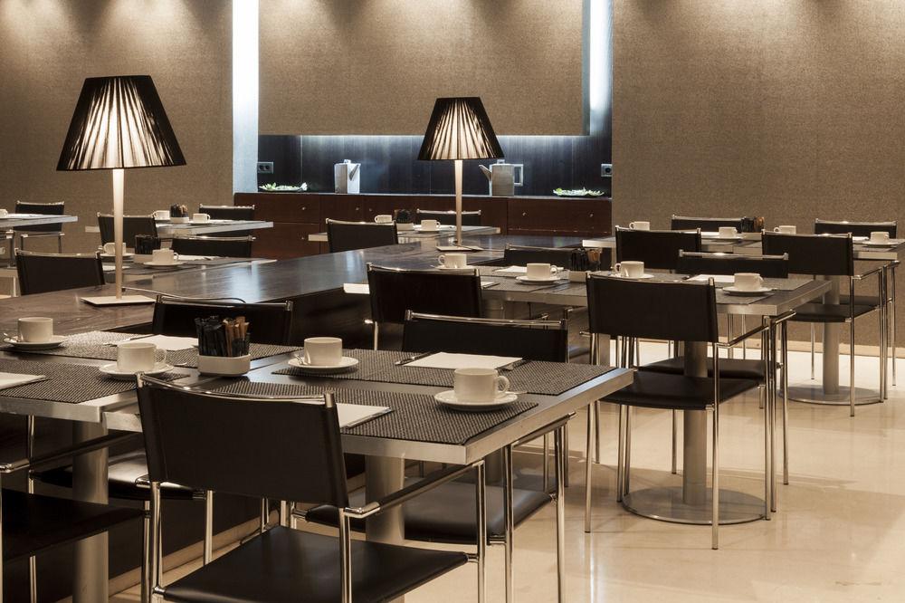 Ac Hotel Badajoz By Marriott Bagian luar foto