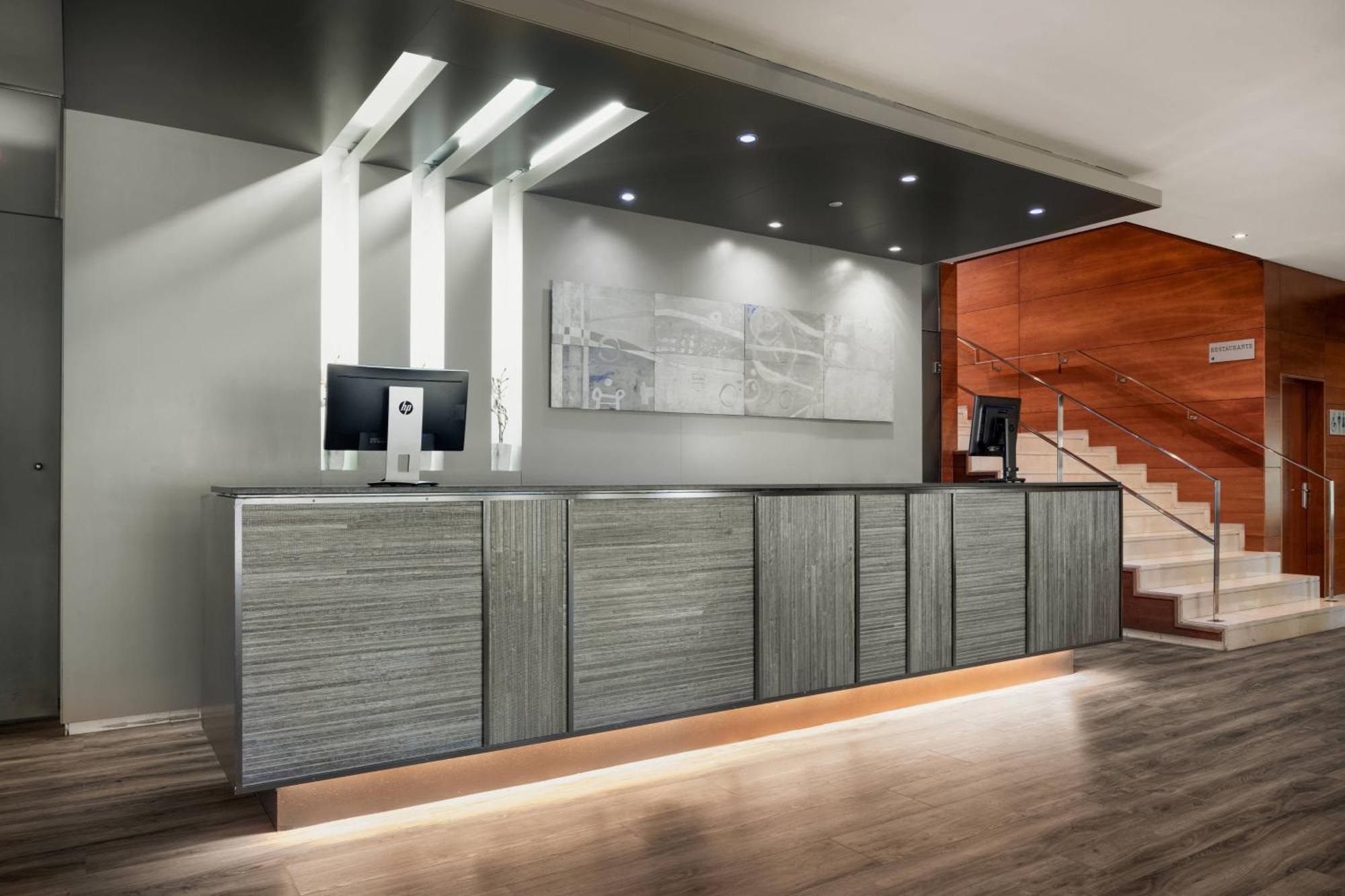 Ac Hotel Badajoz By Marriott Bagian luar foto