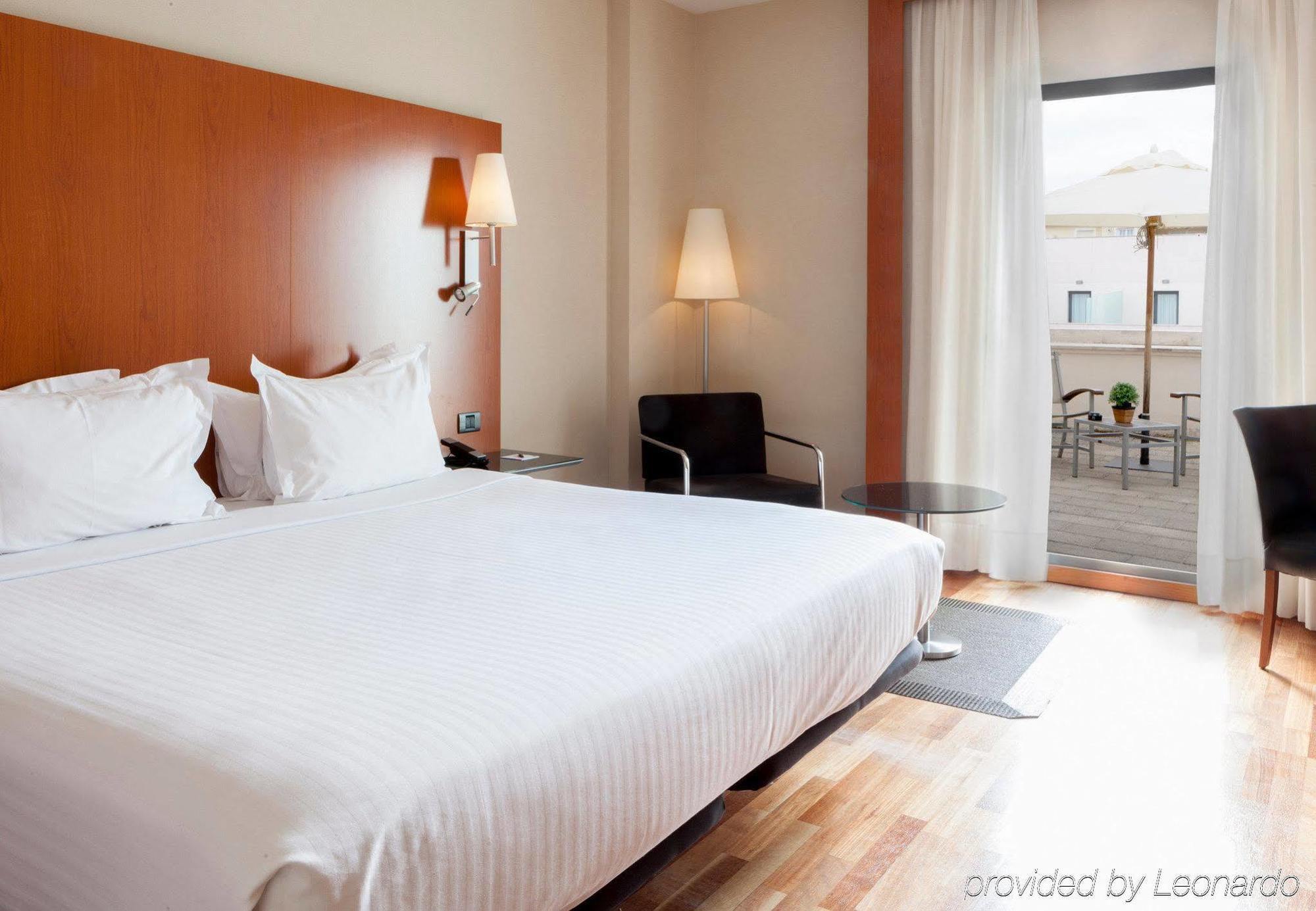Ac Hotel Badajoz By Marriott Bagian luar foto