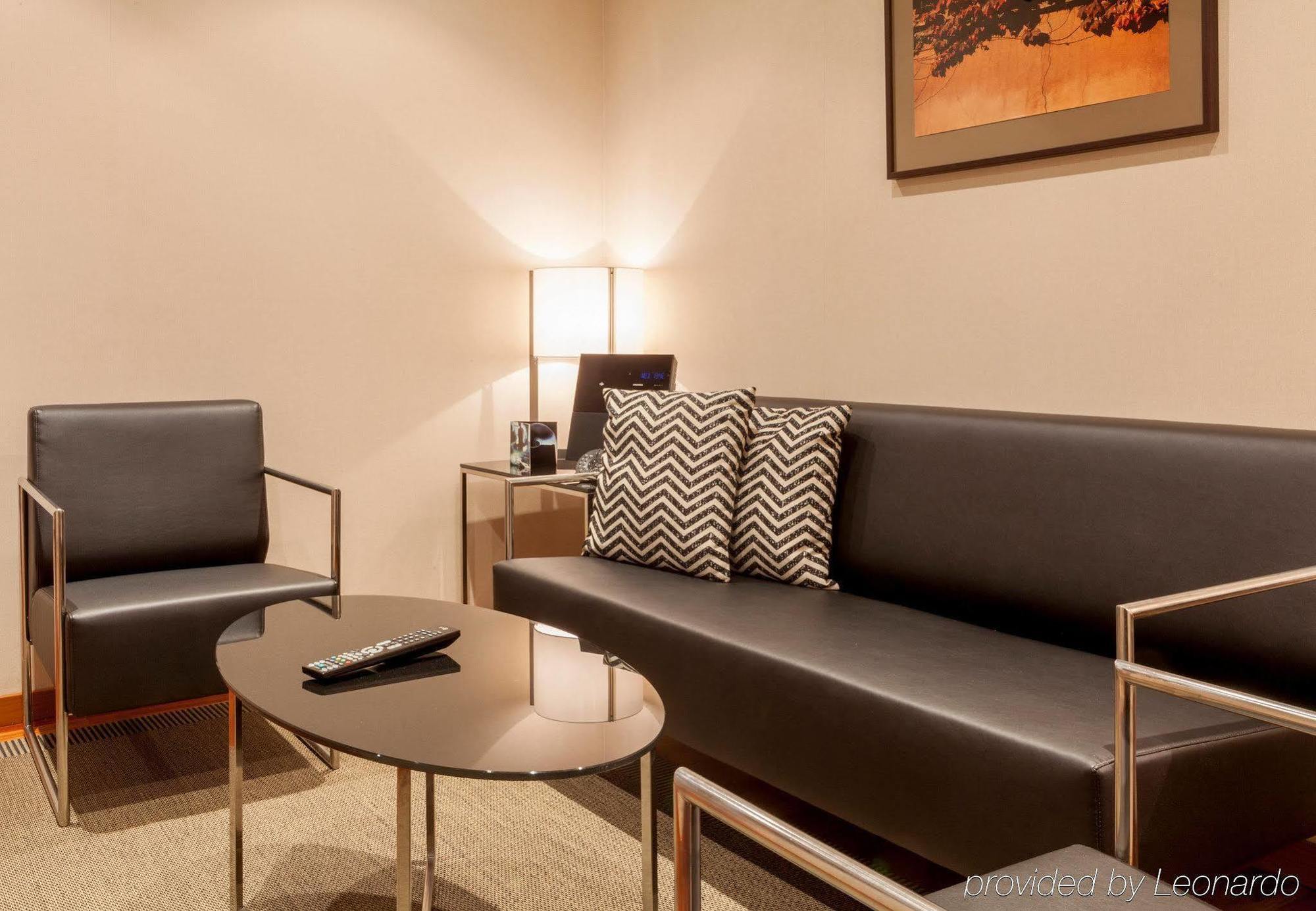 Ac Hotel Badajoz By Marriott Bagian luar foto