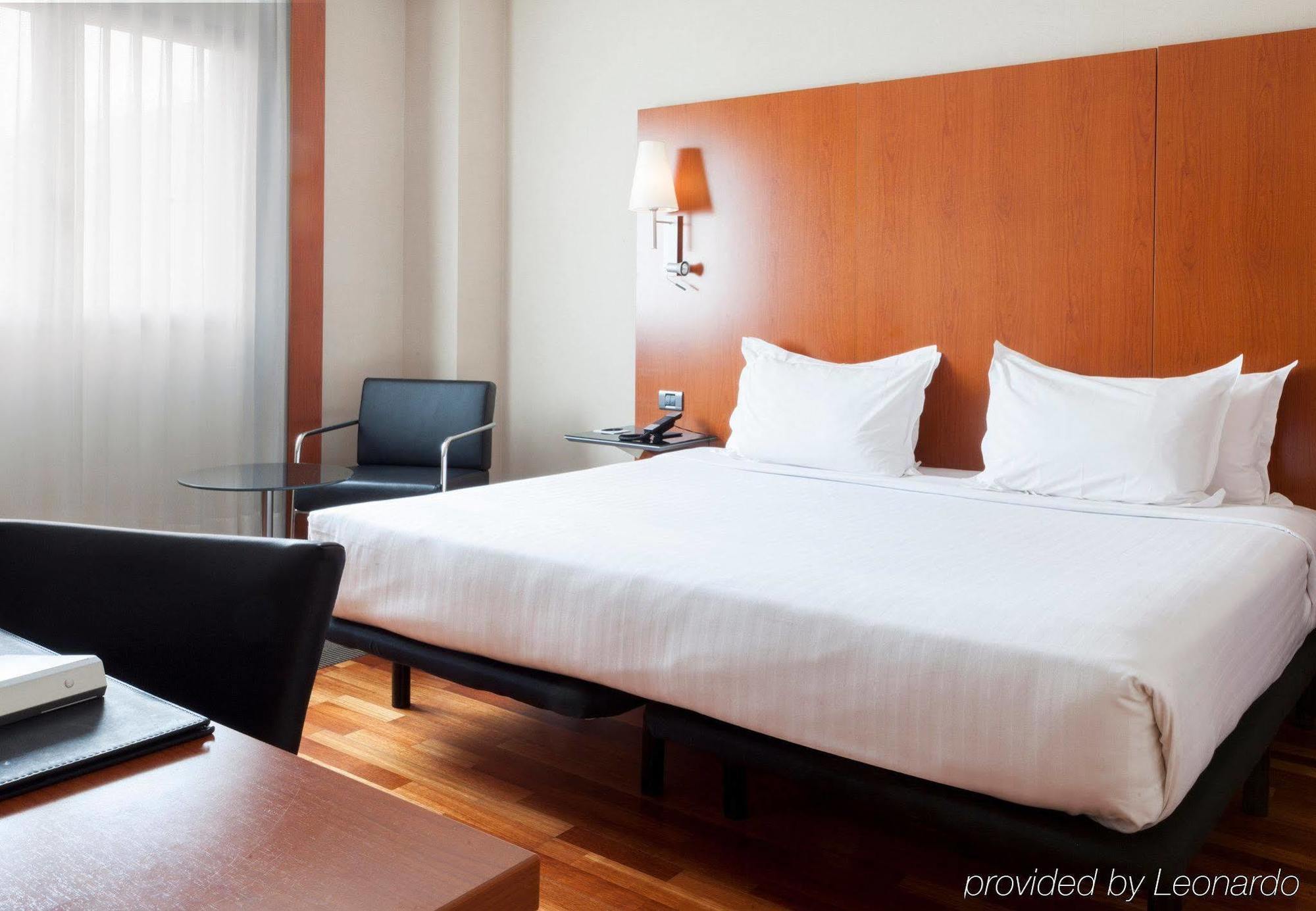Ac Hotel Badajoz By Marriott Bagian luar foto
