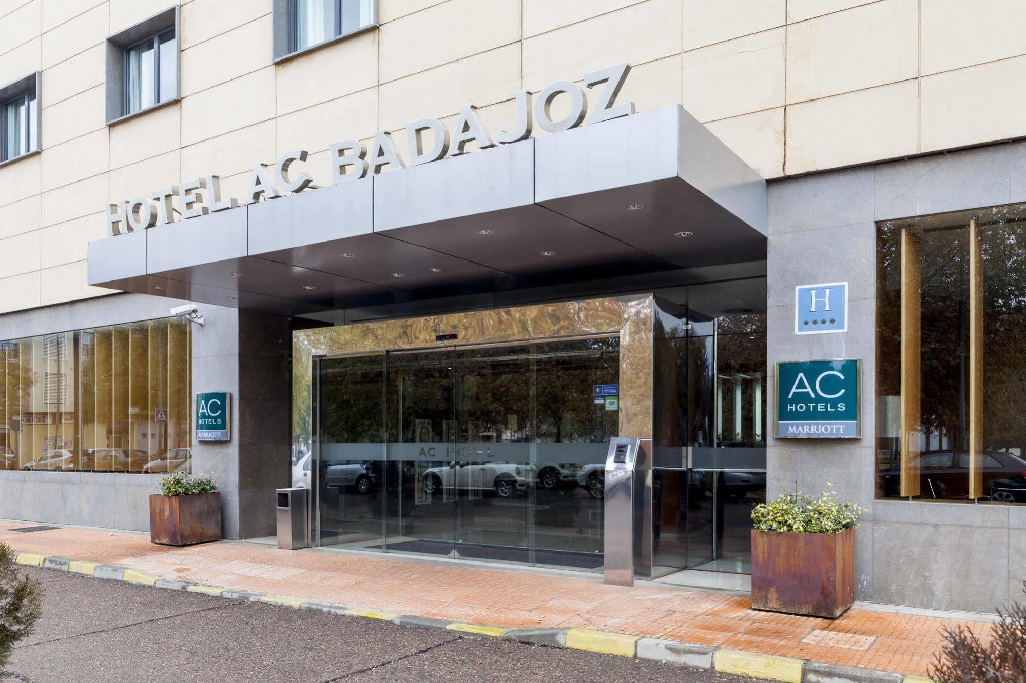 Ac Hotel Badajoz By Marriott Bagian luar foto