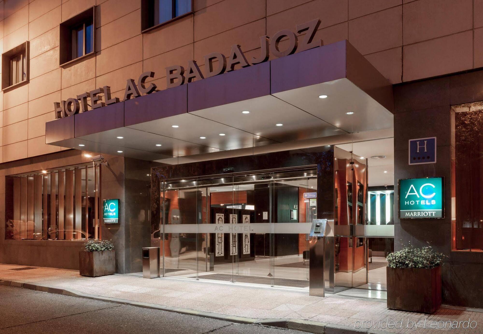 Ac Hotel Badajoz By Marriott Bagian luar foto