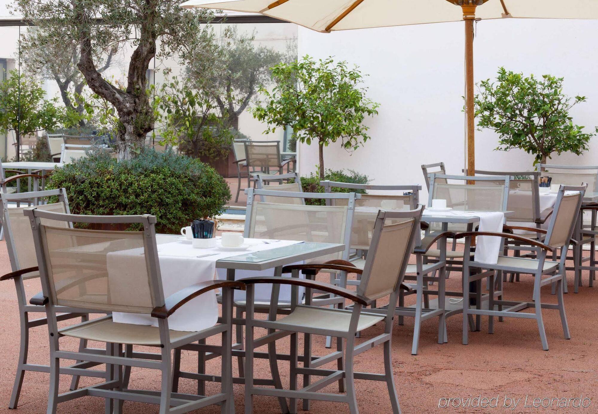 Ac Hotel Badajoz By Marriott Bagian luar foto